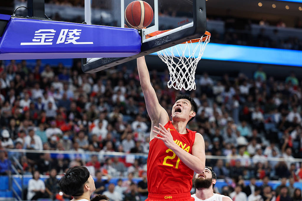 包含胡金秋砍下全场最高，助力球队获得胜利的词条